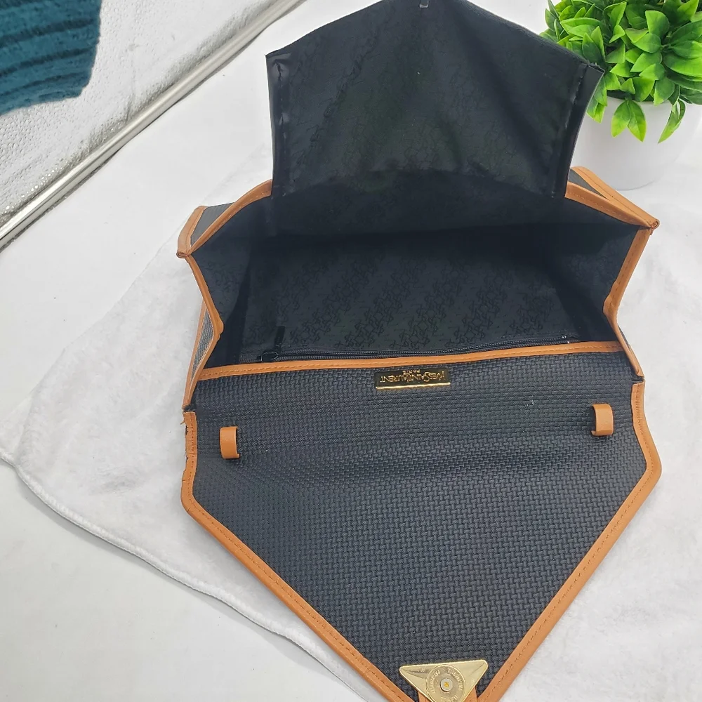 ☆☆ YSL Black and Tan Envelope Clutch with Logo - Picture 12 of 15